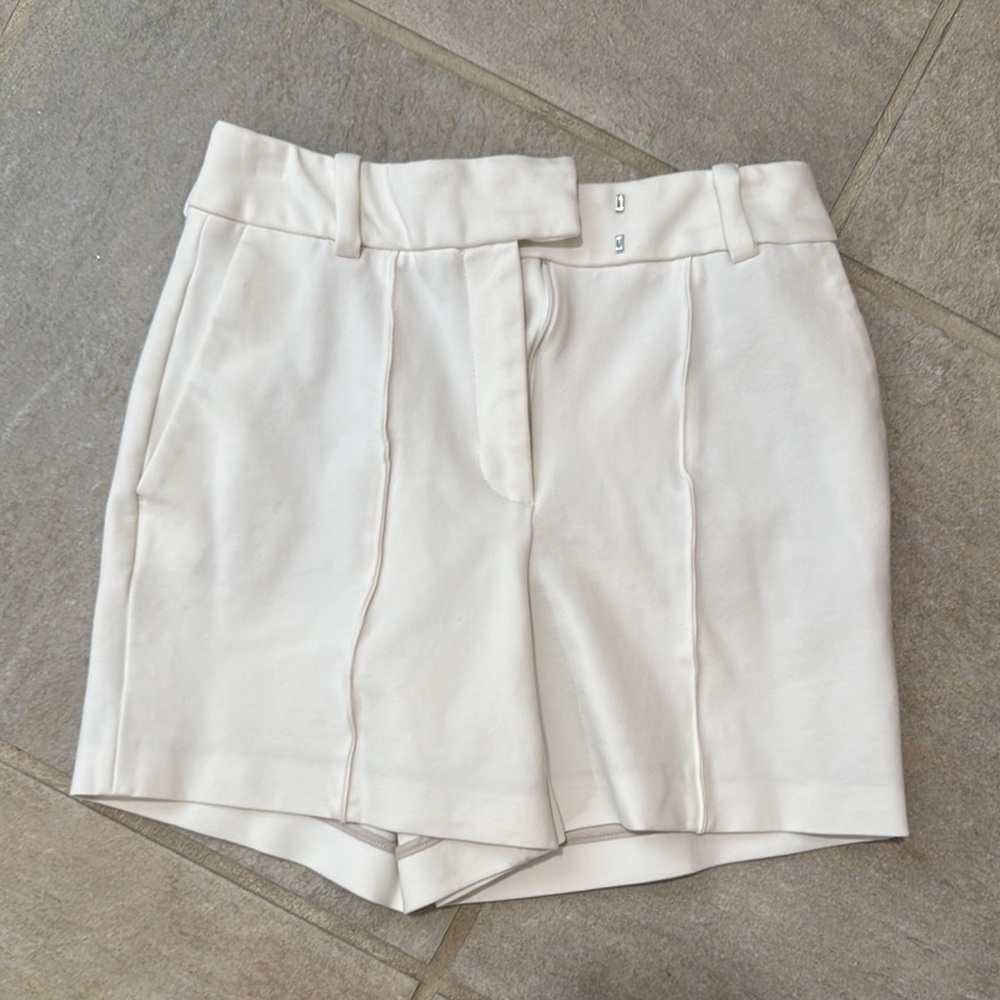 Classic Six Elegant White Women's Shorts size XS